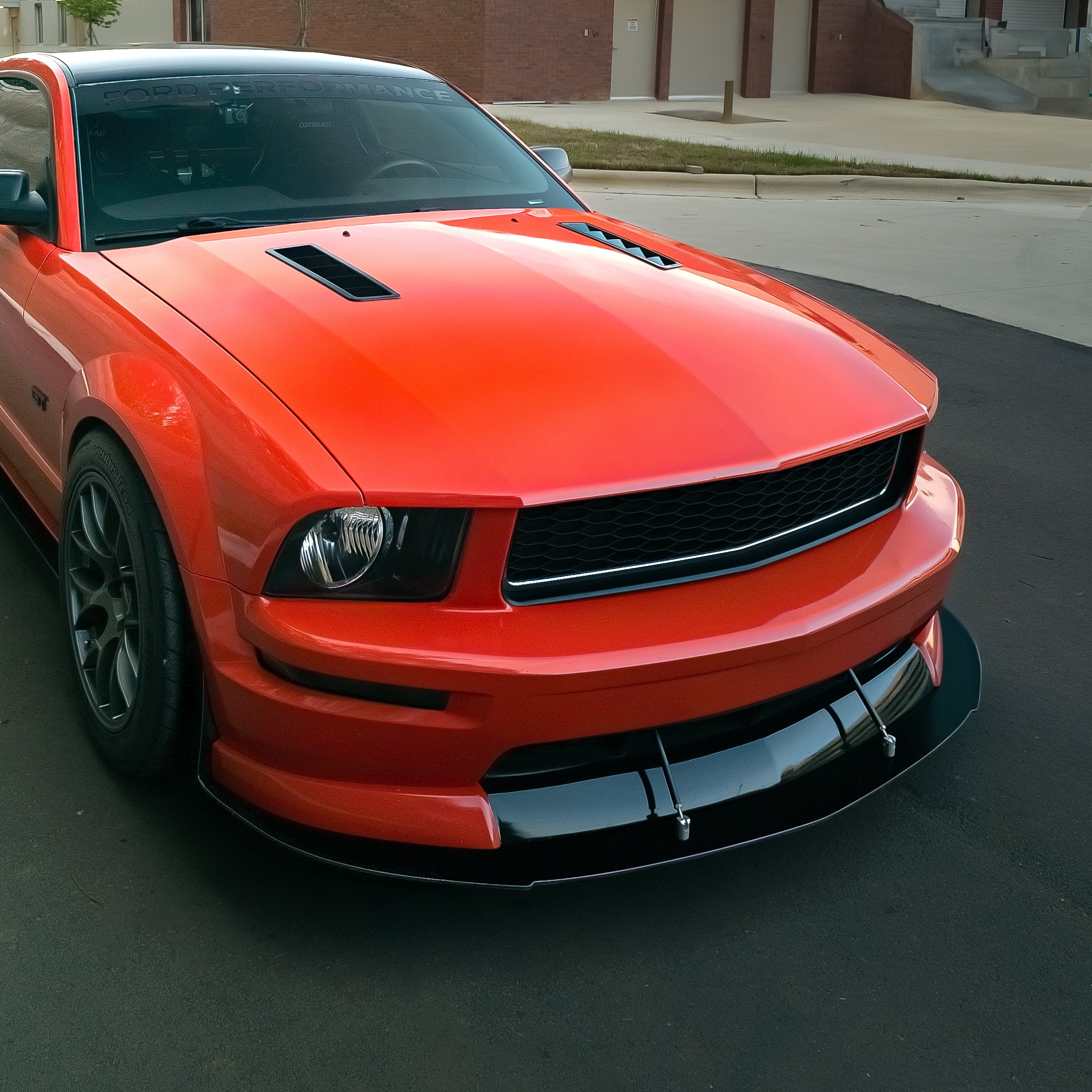 05-09 Mustang Front Splitter