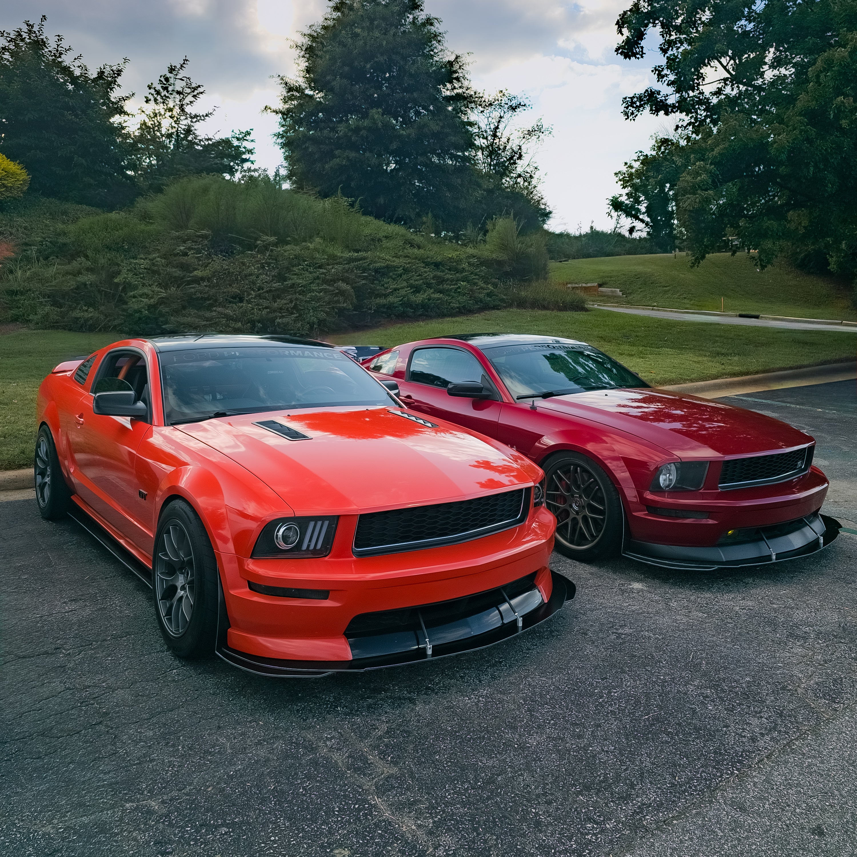 05-09 Mustang GT Front Splitter (With End Plates)