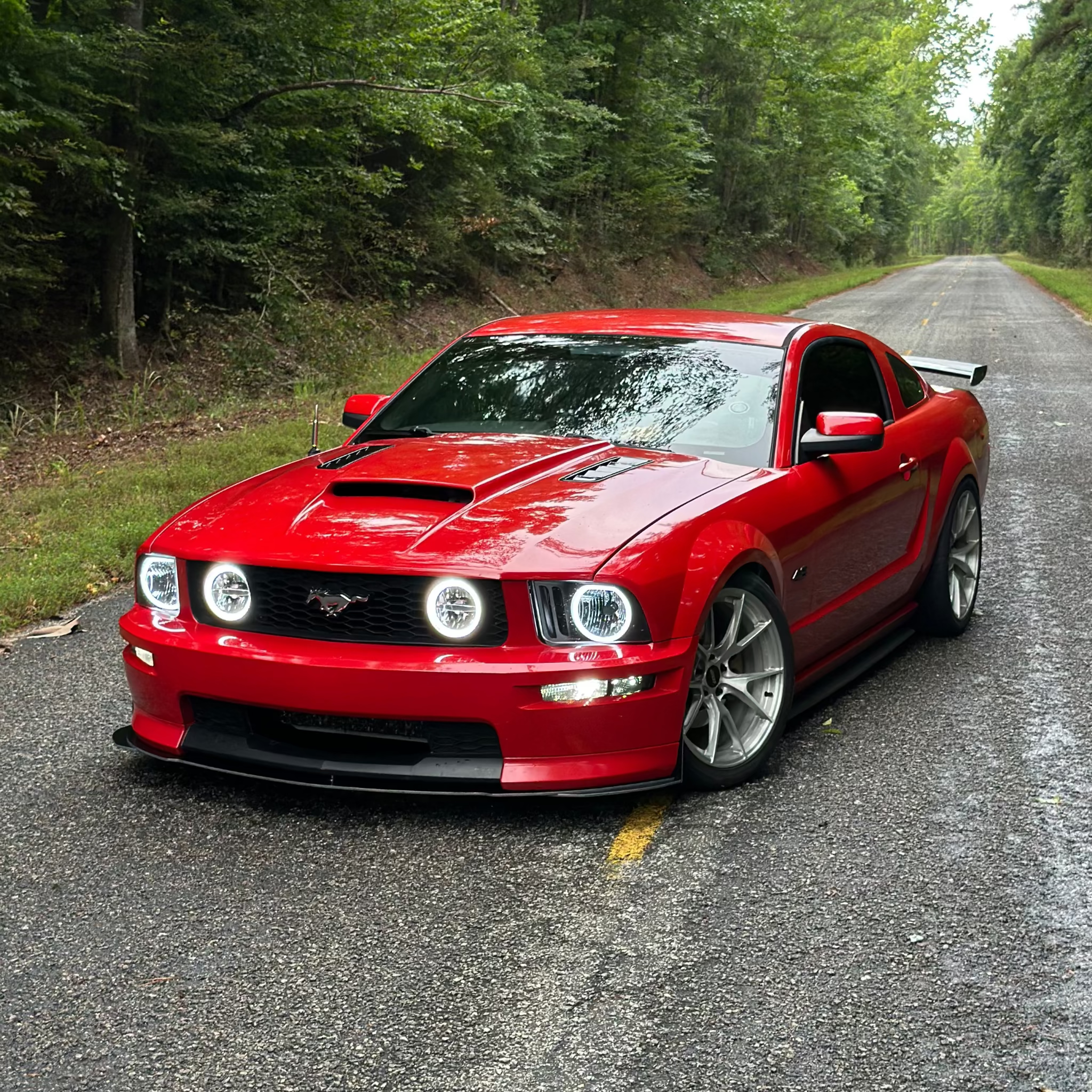05-09 Mustang GT/CS Street Splitter (With End Plates)
