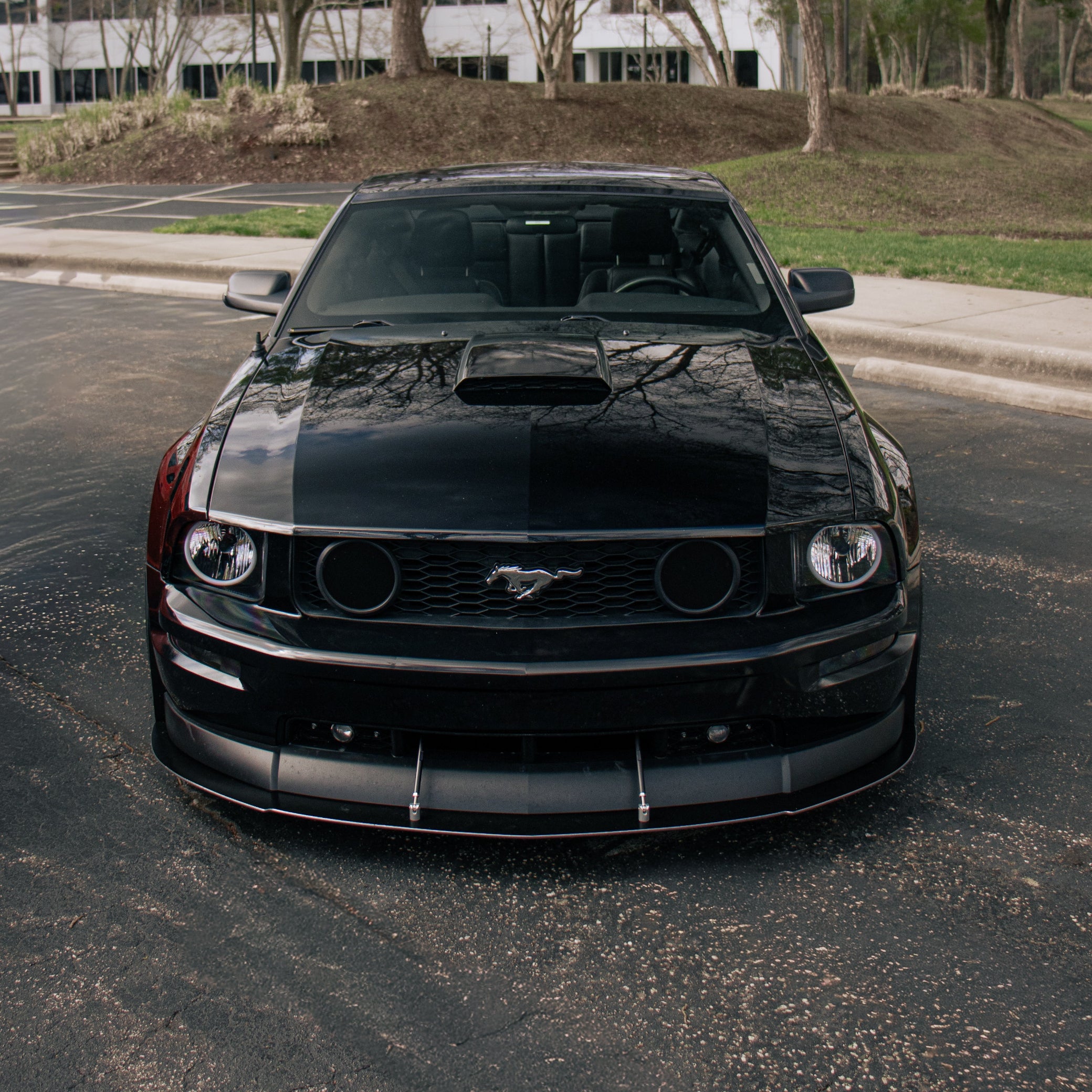 05-09 Mustang Front Splitter