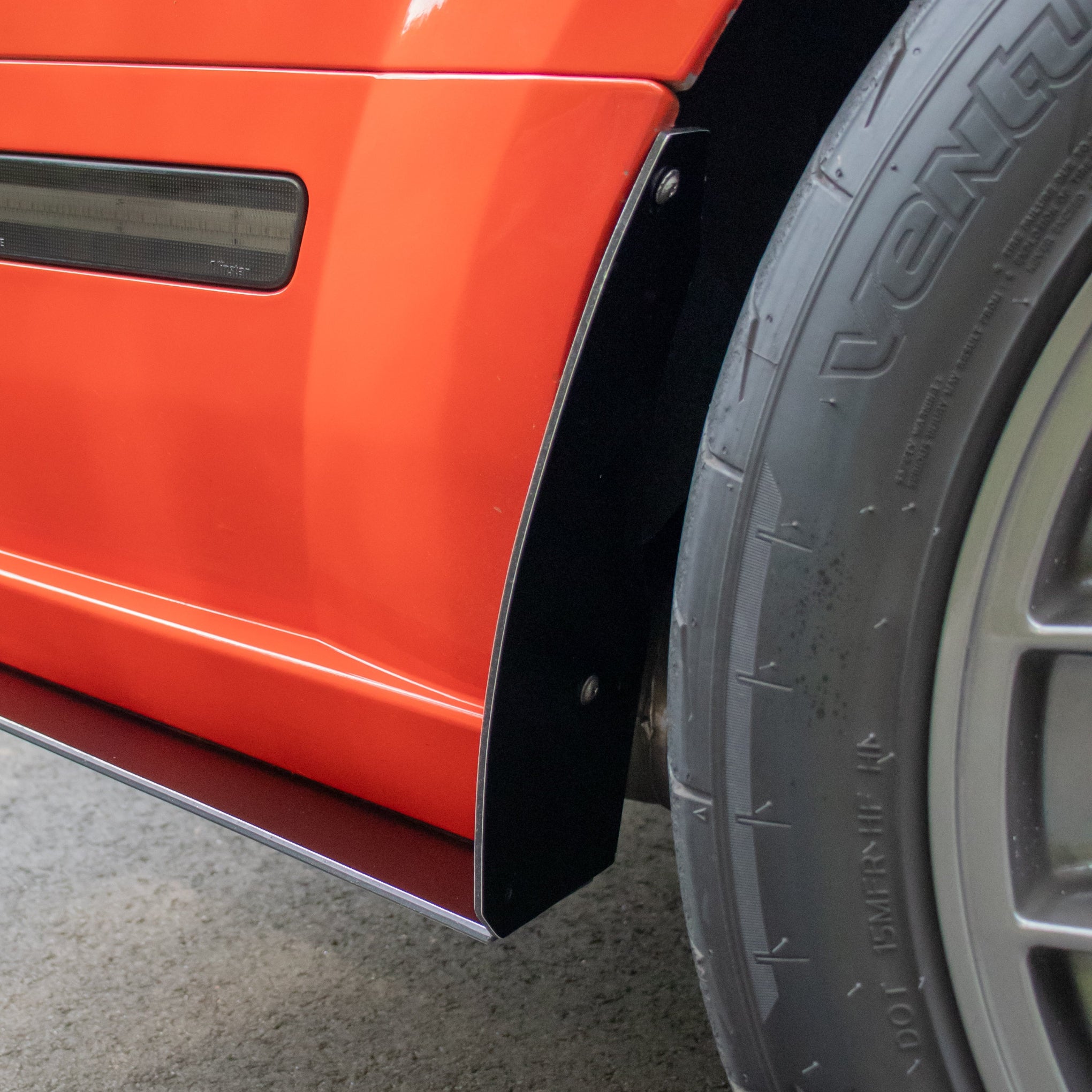 05-09 Mustang Rear Rock Guards / Splash Guards