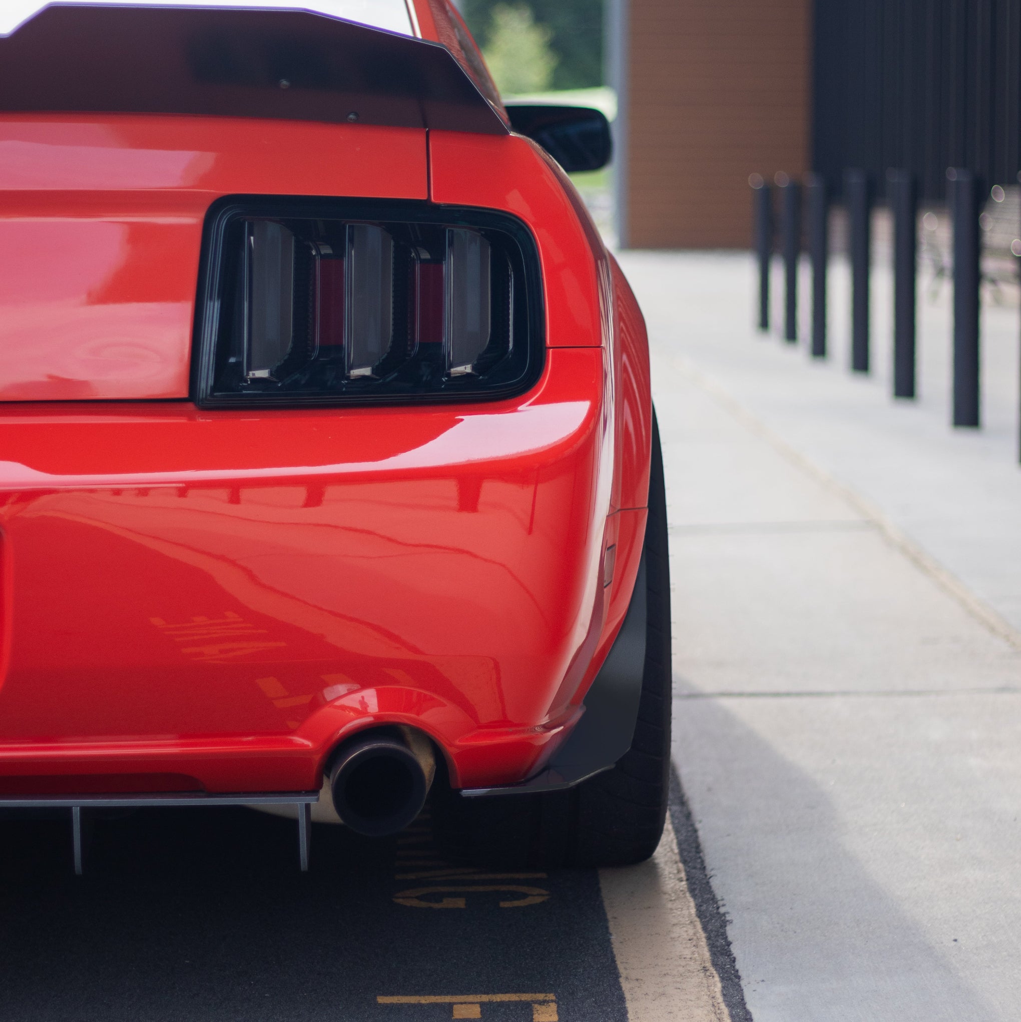 05-09 Mustang Rear Rock Guards / Splash Guards
