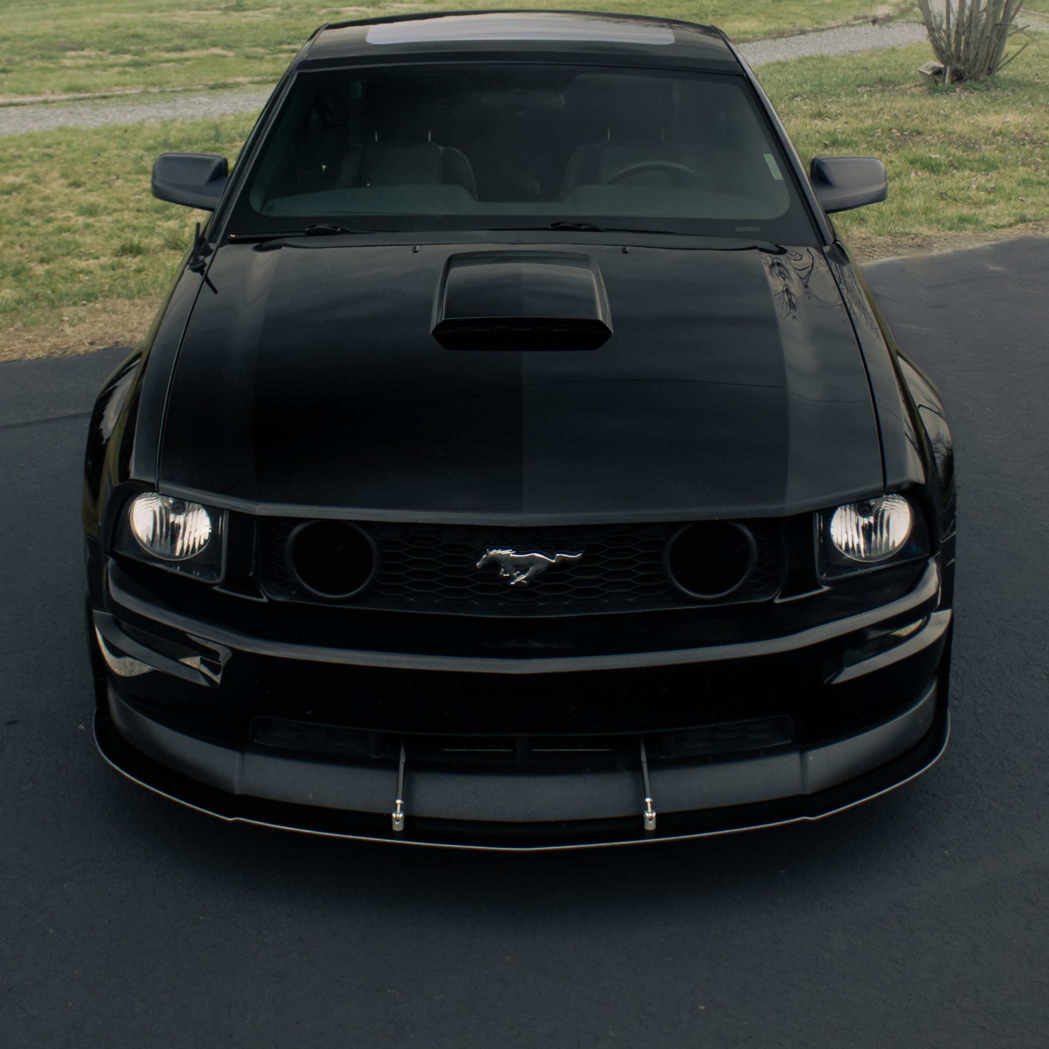 05-09 Mustang Front Splitter
